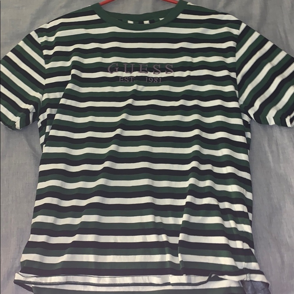 Guess tee